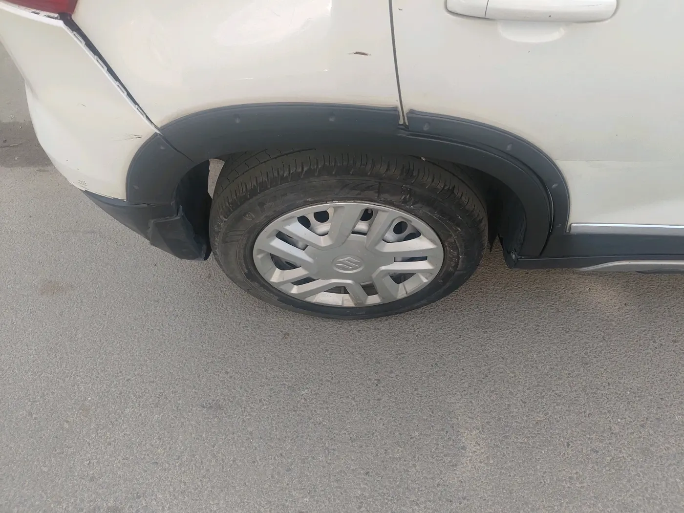 2022 Maruti Vitara Brezza LXI, Petrol, Manual, 39,179 km, tyre