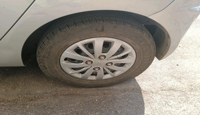 2014 Hyundai i10 SPORTZ 1.1, Petrol, Manual, 76,138 km, tyre