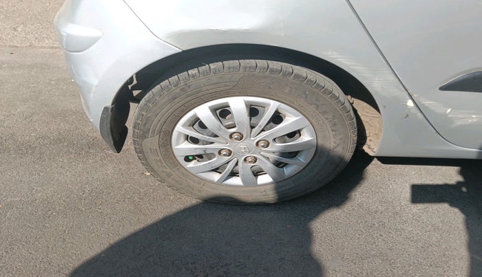 2014 Hyundai i10 SPORTZ 1.1, Petrol, Manual, 76,138 km, tyre