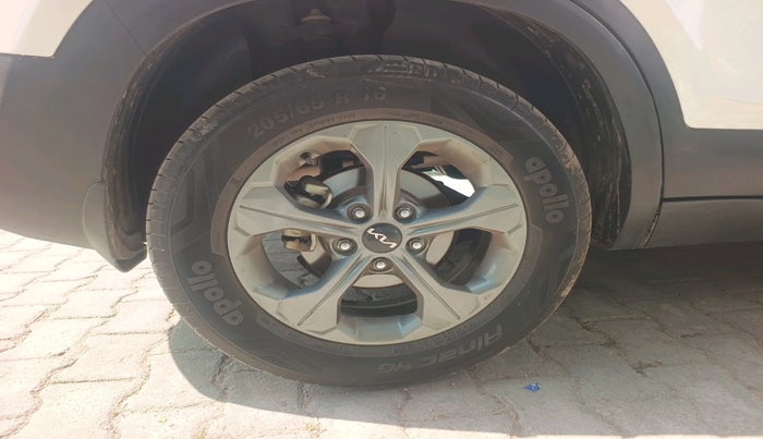 2021 KIA SELTOS HTK PLUS 1.5 DIESEL, Diesel, Manual, 1,34,711 km, tyre