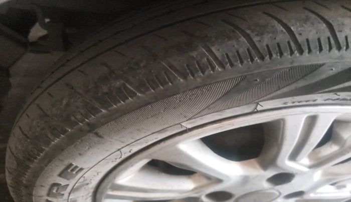 2017 Tata Tiago XZ PETROL, CNG, Manual, 1,55,791 km, tyre