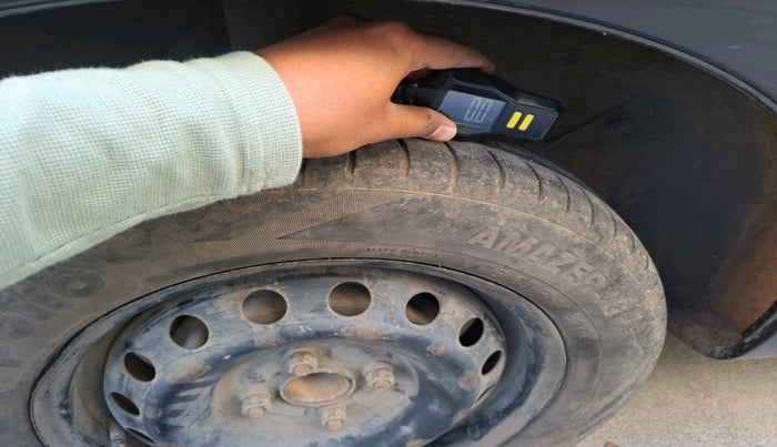 2011 Toyota Etios G, Petrol, Manual, 62,858 km, tyre