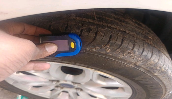 2014 Ford Ecosport TITANIUM 1.0L ECOBOOST, Petrol, Manual, 1,03,825 km, tyre