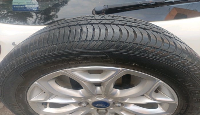 2014 Ford Ecosport TITANIUM 1.0L ECOBOOST, Petrol, Manual, 1,03,825 km, tyre