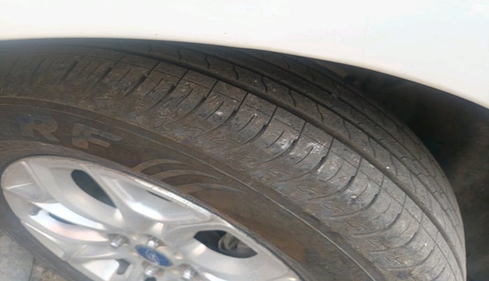 2014 Ford Ecosport TITANIUM 1.0L ECOBOOST, Petrol, Manual, 1,03,825 km, tyre