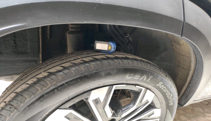 2024 Renault Kiger RXZ MT, Petrol, Manual, 3,321 km, tyre