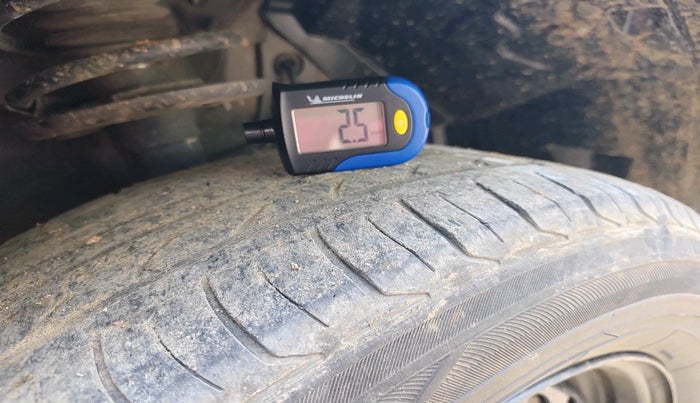 2020 Maruti Vitara Brezza VXI, Petrol, Manual, 1,31,804 km, tyre