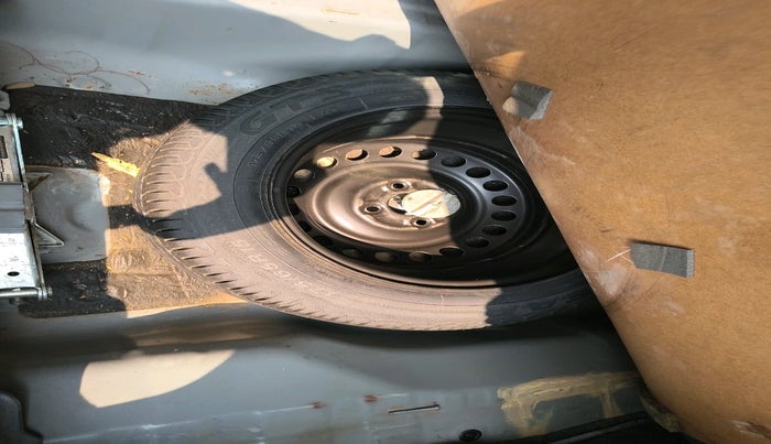 2015 Honda City 1.5L I-VTEC SV CVT, Petrol, Automatic, 1,38,995 km, tyre