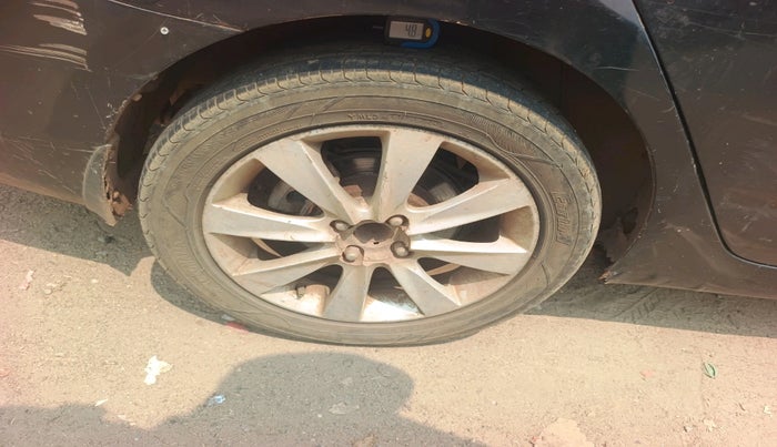 2012 Hyundai Verna FLUIDIC 1.6 CRDI SX, Diesel, Manual, 1,68,210 km, tyre