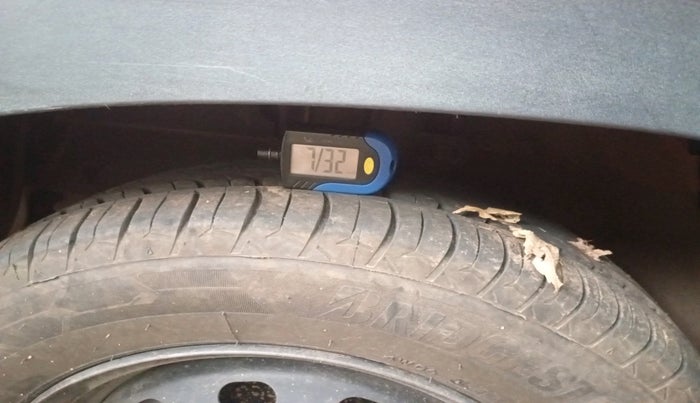 2016 Mahindra Kuv100 K6 6 STR, Petrol, Manual, 83,649 km, tyre