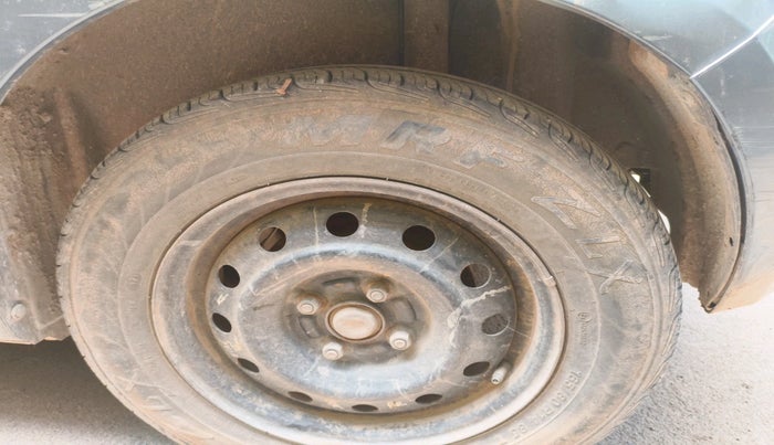 2011 Maruti Swift VDI, Diesel, Manual, 1,83,660 km, tyre