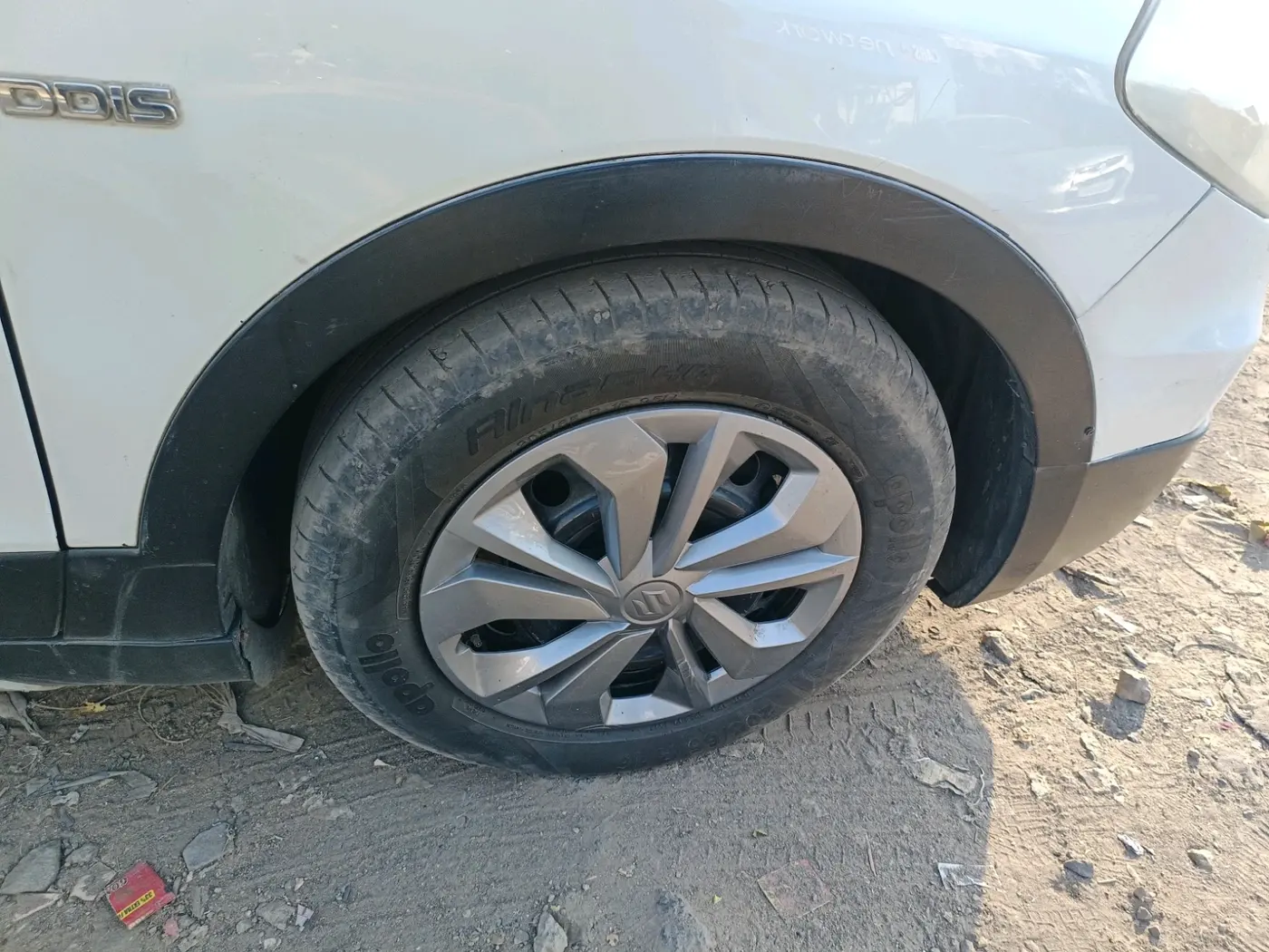 2015 Maruti S Cross DELTA 1.3, Diesel, Manual, 1,06,178 km, tyre
