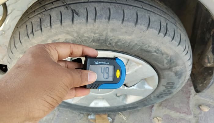 2019 Maruti Eeco 7 STR, Petrol, Manual, 98,055 km, tyre