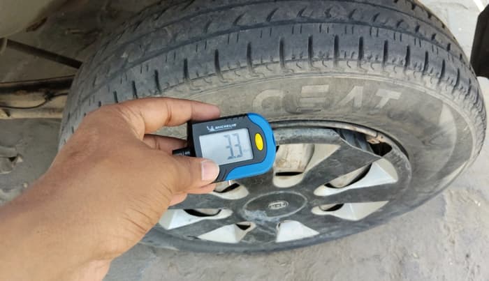 2019 Maruti Eeco 7 STR, Petrol, Manual, 98,055 km, tyre