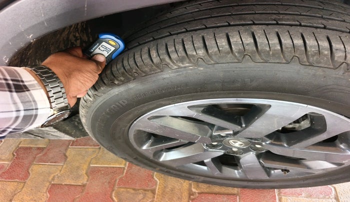 2023 Tata Harrier XZ PLUS 2.0L DARK EDITION, Diesel, Manual, 1,00,445 km, tyre