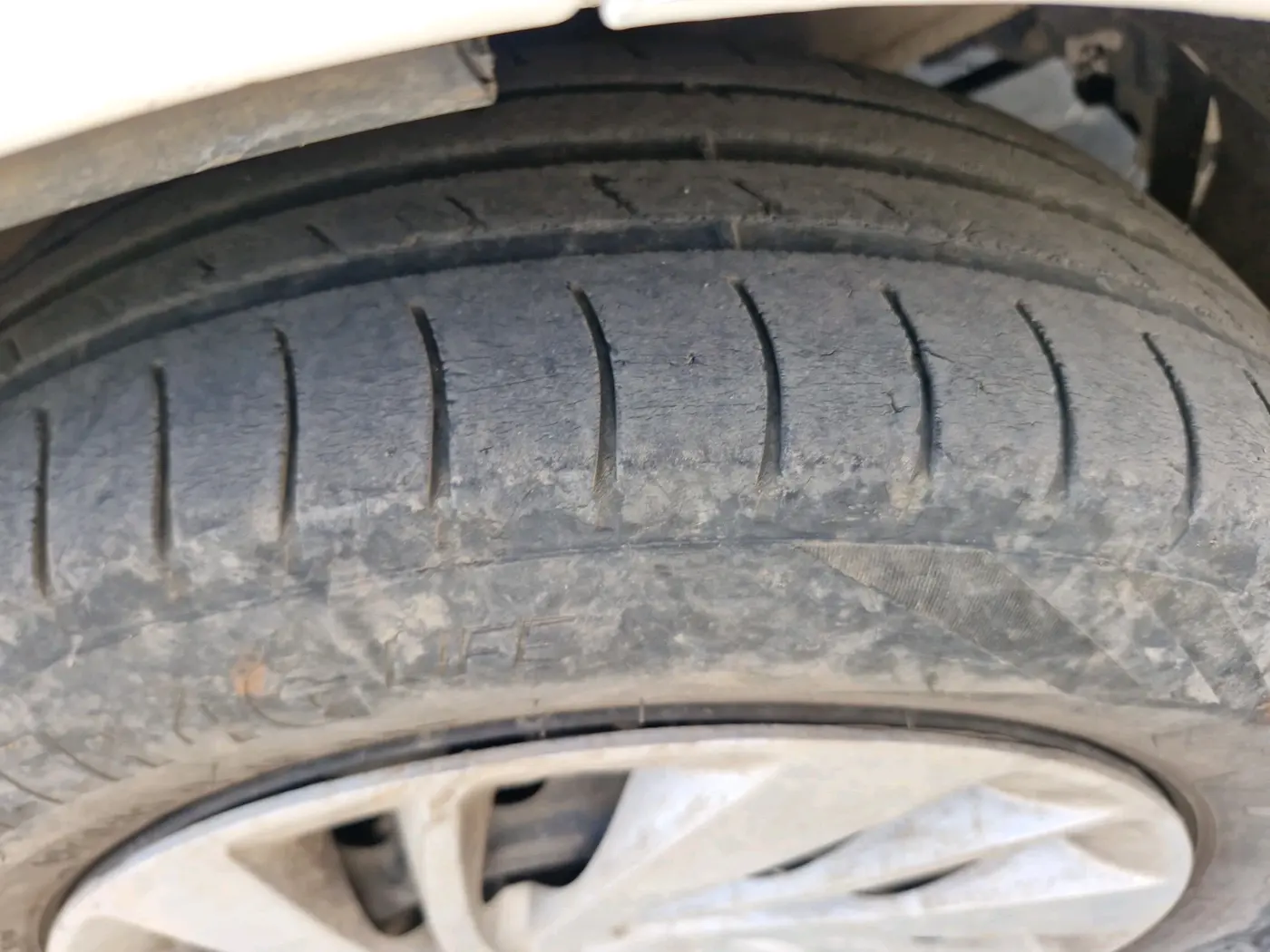 2012 Maruti Ertiga VDI, Diesel, Manual, 2,00,954 km, tyre