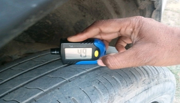 2022 Maruti Vitara Brezza LXI, Petrol, Manual, 25,616 km, tyre