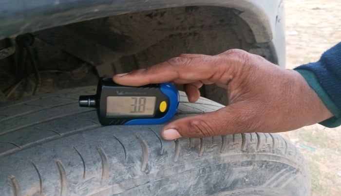 2022 Maruti Vitara Brezza LXI, Petrol, Manual, 25,616 km, tyre