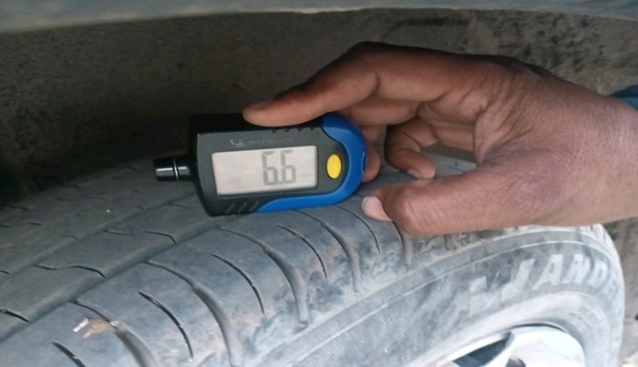 2022 Maruti Vitara Brezza LXI, Petrol, Manual, 25,616 km, tyre