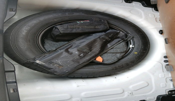 2021 Hyundai VENUE SX PLUS 1.0 TURBO DCT, Petrol, Automatic, 96,702 km, tyre