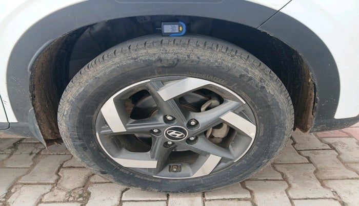 2021 Hyundai VENUE SX PLUS 1.0 TURBO DCT, Petrol, Automatic, 96,702 km, tyre