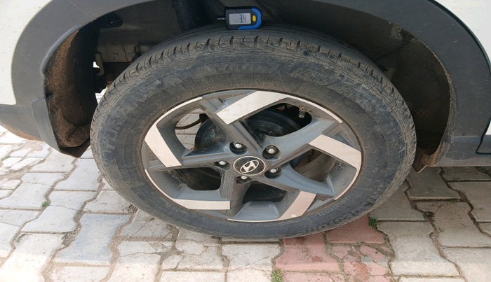 2021 Hyundai VENUE SX PLUS 1.0 TURBO DCT, Petrol, Automatic, 96,702 km, tyre