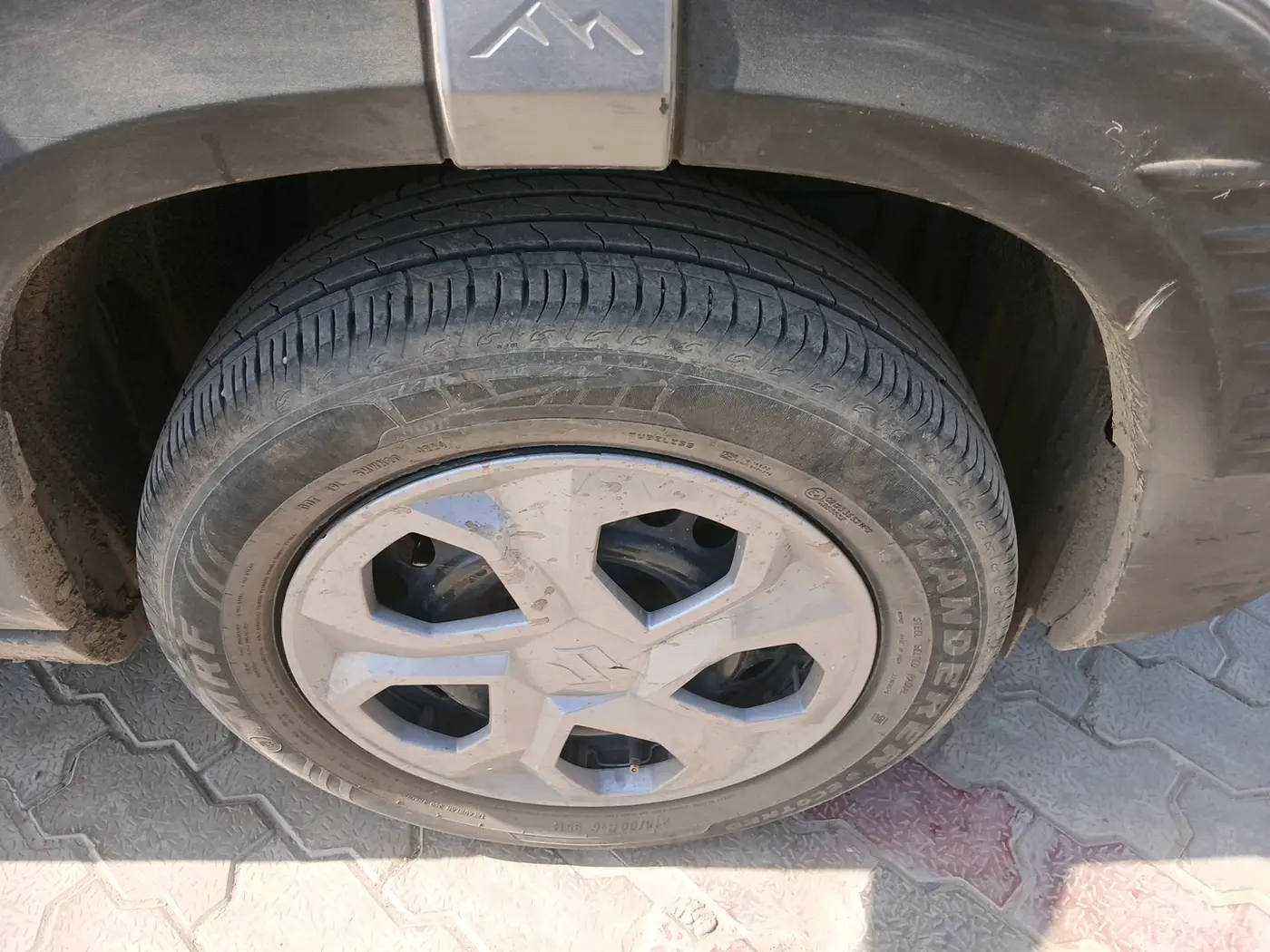 2024 Maruti BREZZA LXI, Petrol, Manual, 31,573 km, tyre