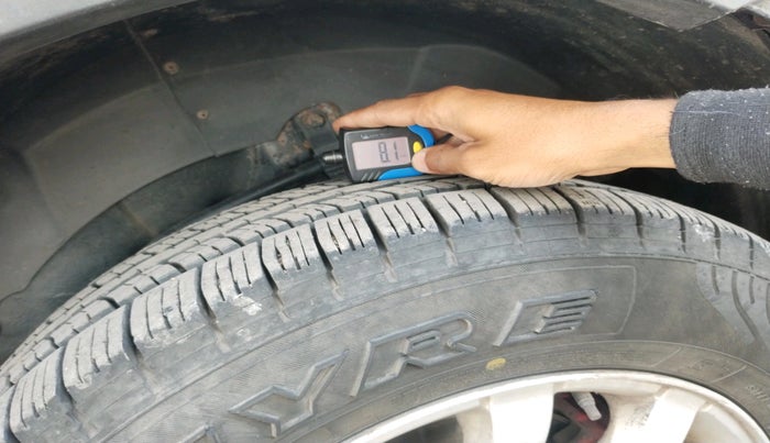 2015 Mahindra XUV500 W6, Diesel, Manual, 1,73,790 km, tyre