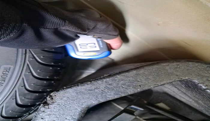 2013 Volkswagen Vento HIGHLINE DIESEL 1.6, Diesel, Manual, 1,35,388 km, tyre