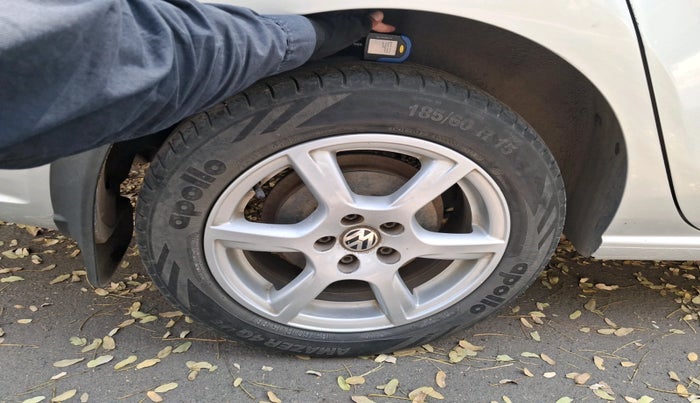 2013 Volkswagen Vento HIGHLINE DIESEL 1.6, Diesel, Manual, 1,35,388 km, tyre