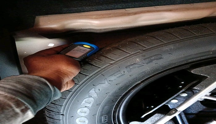 2019 Tata NEXON XZ PLUS PETROL DUAL TONE, Petrol, Manual, 32,578 km, tyre