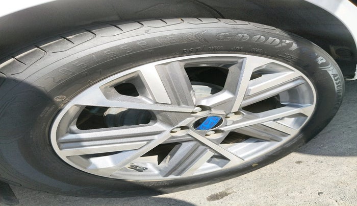 2023 Hyundai Verna SX 1.5 l MPI, Petrol, Manual, 25,344 km, tyre