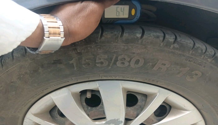 2015 Hyundai i10 SPORTZ 1.1 LPG, Petrol, Manual, 1,89,882 km, tyre