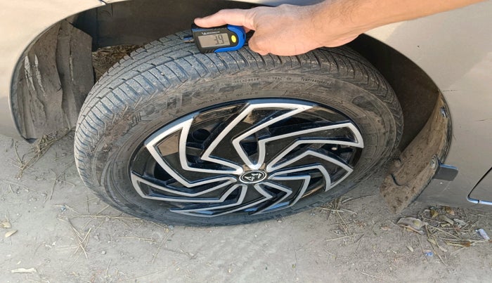 2018 Maruti Wagon R 1.0 VXI, Petrol, Manual, 67,925 km, tyre