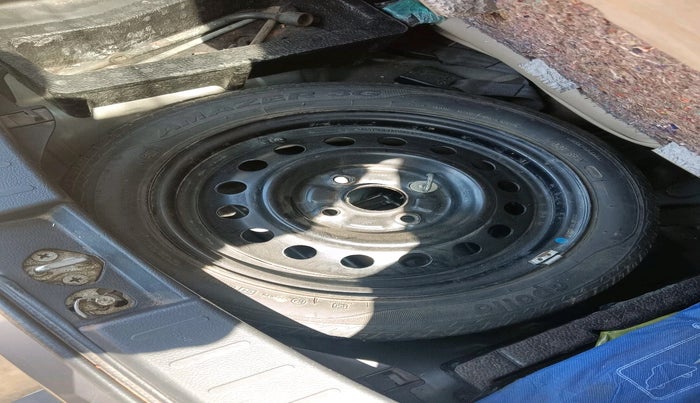 2018 Maruti Wagon R 1.0 VXI, Petrol, Manual, 67,925 km, tyre