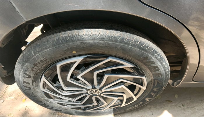 2018 Maruti Wagon R 1.0 VXI, Petrol, Manual, 67,925 km, tyre