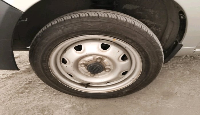 2011 Maruti Alto K10 LXI, Petrol, Manual, 1,05,588 km, tyre