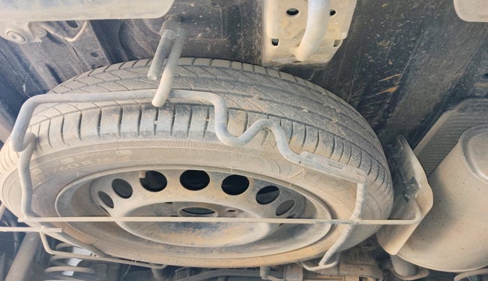 2016 Honda BR-V 1.5L I-VTEC S, CNG, Manual, 1,20,419 km, tyre