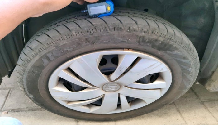 2023 Honda Amaze 1.2L I-VTEC S, Petrol, Manual, 9,735 km, tyre