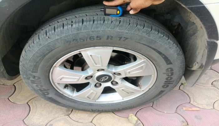 2012 Mahindra XUV500 W8, Diesel, Manual, 1,39,363 km, tyre