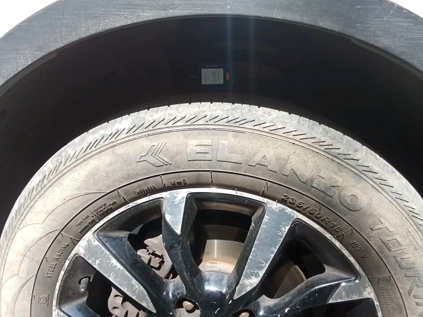 2018 Mahindra XUV500 W11, Diesel, Manual, 1,49,275 km, tyre