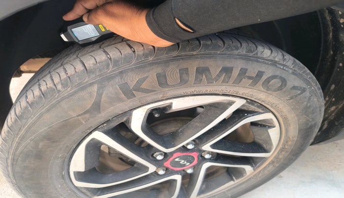 2024 KIA SELTOS  HTE 1.5 PETROL MT, Petrol, Manual, 35,272 km, tyre