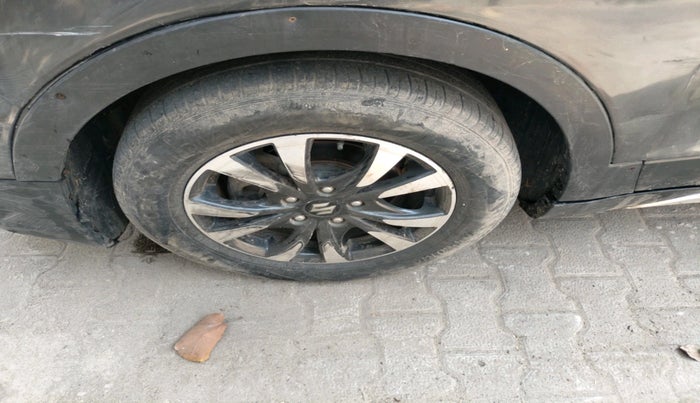 2018 Maruti S Cross ZETA 1.3, Diesel, Manual, 1,27,249 km, tyre