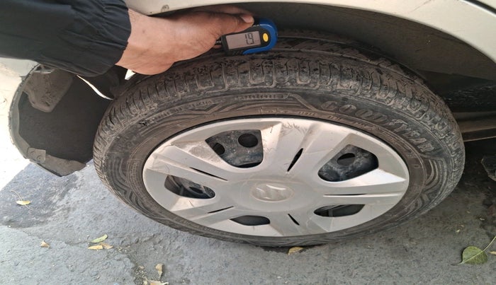 2014 Maruti Wagon R 1.0 VXI, Petrol, Manual, 64,637 km, tyre