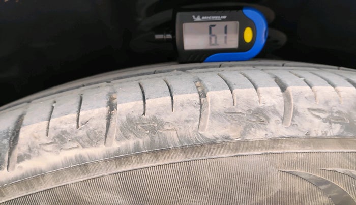 2022 Mahindra XUV700 AX 5 D MT 7 STR, Diesel, Manual, 42,620 km, tyre