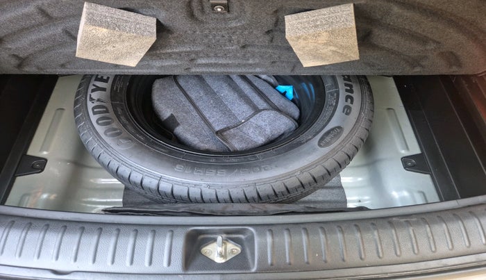 2022 KIA SELTOS HTK PLUS 1.5 DIESEL IMT, Diesel, Manual, 49,925 km, tyre