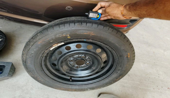 2017 Maruti Ciaz ZETA 1.4  MT PETROL, Petrol, Manual, 81,094 km, tyre