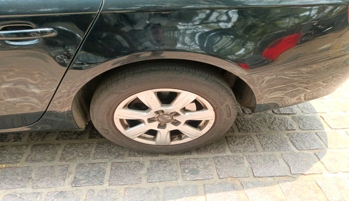 2011 Audi A4 2.0 TDI, Diesel, Automatic, 1,01,461 km, tyre