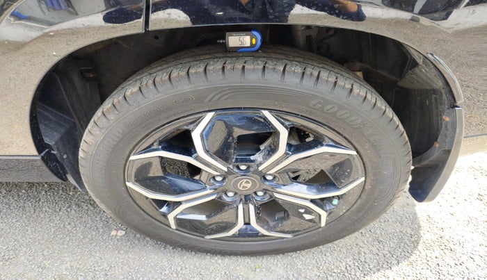 2024 Tata Curvv Accomplished Plus A 1.5 Diesel 7DCA, Diesel, Automatic, 34,970 km, tyre