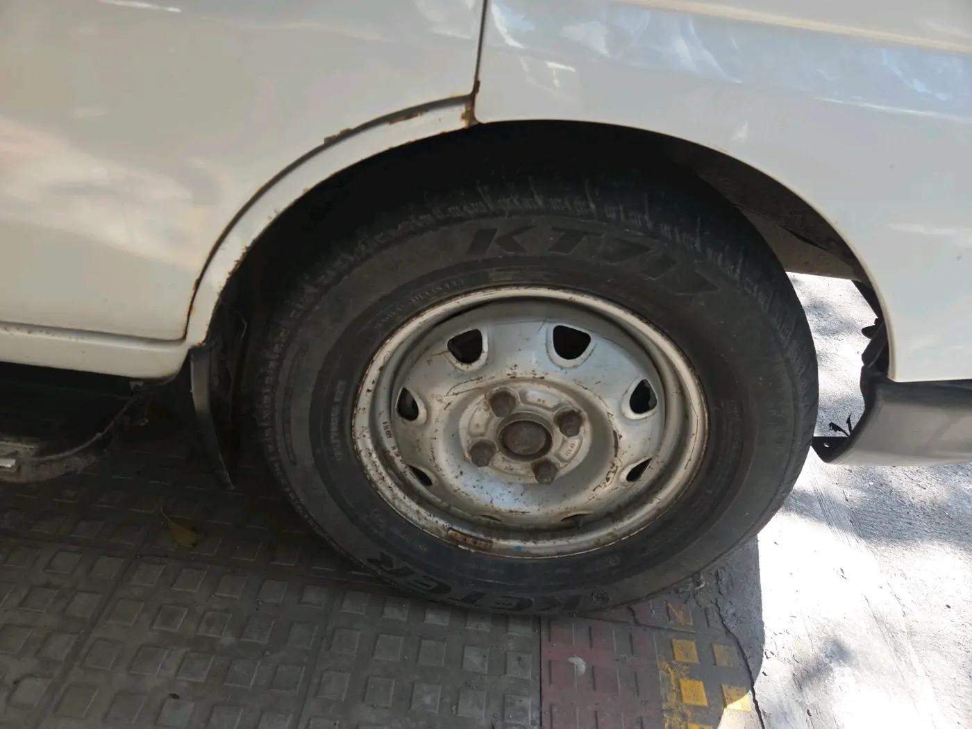 2016 Maruti Eeco 5 STR WITH A/C+HTR, CNG, Manual, 1 km, tyre